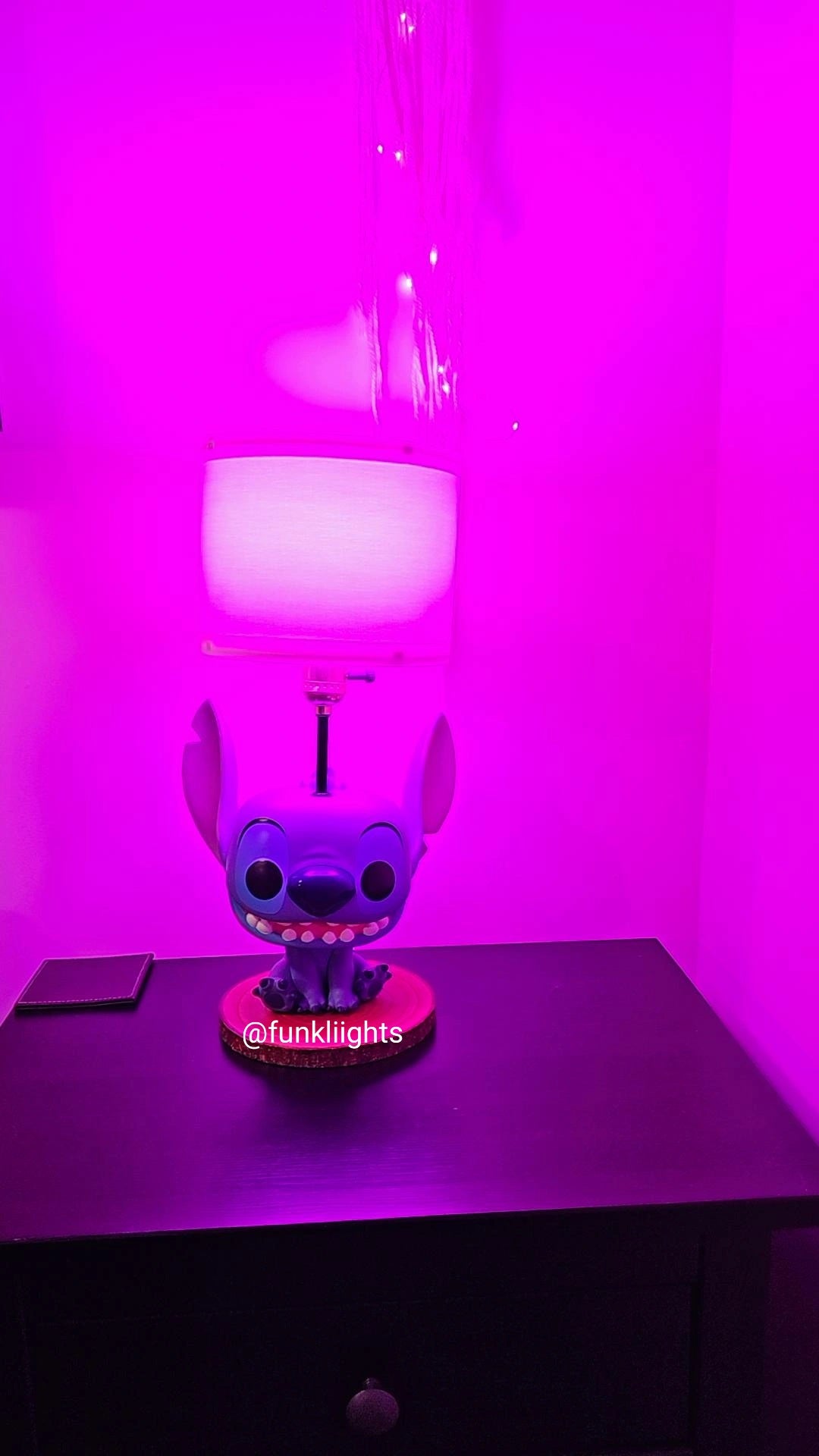 Alien 626 funko Lamp