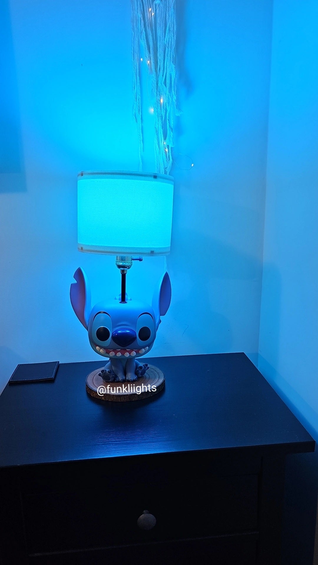 Alien 626 funko Lamp