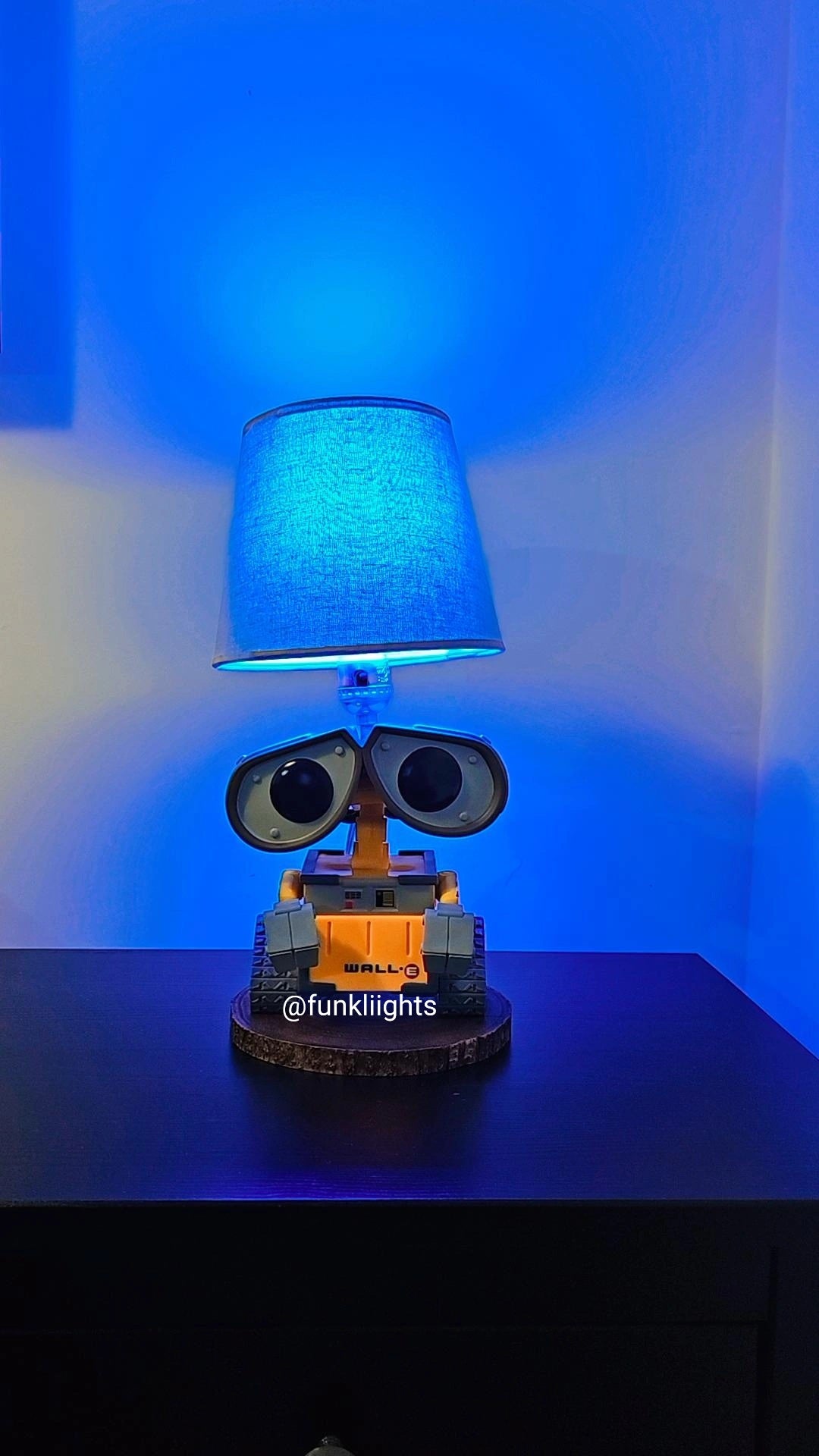 Space robot Funko Lamp